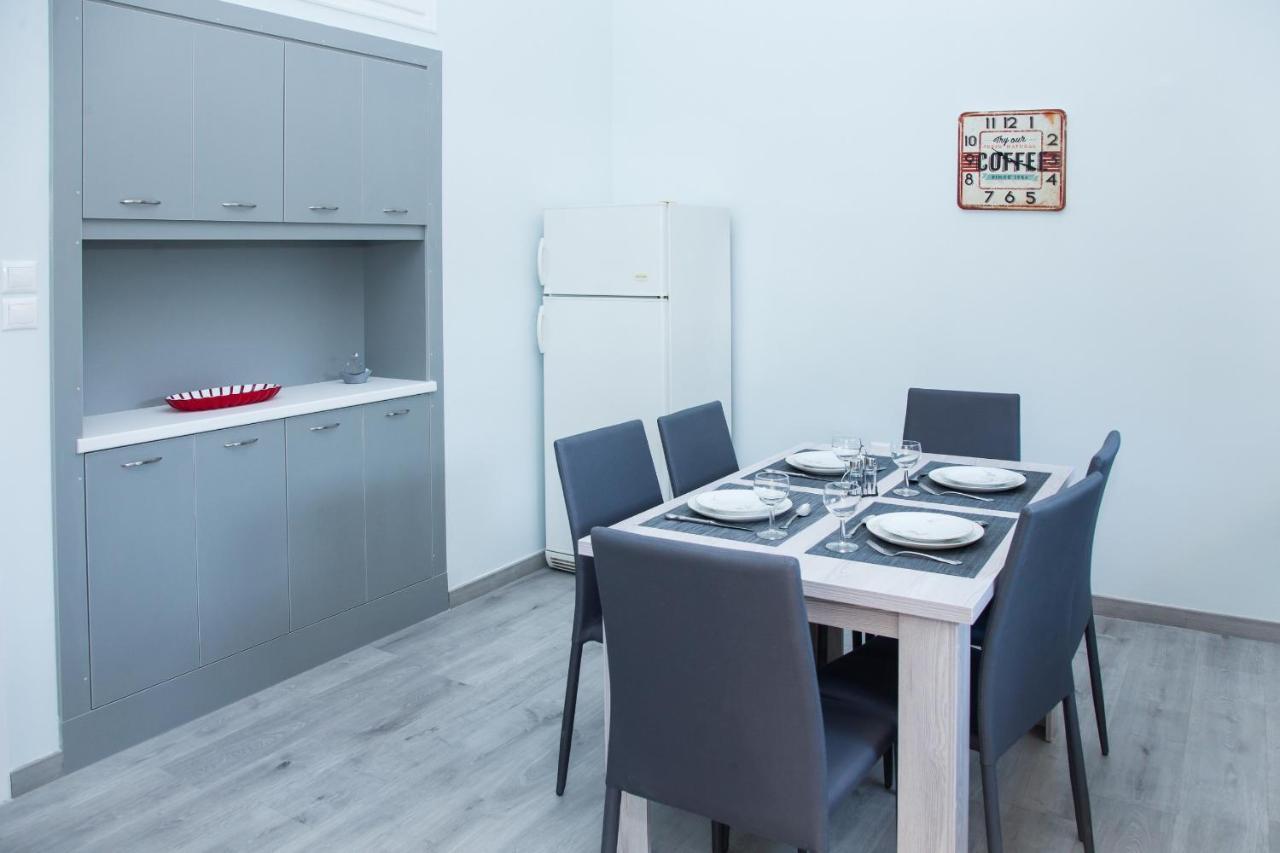 Sunny And Minimal Apt In Glyfada With 3 Bdrm Athene Buitenkant foto